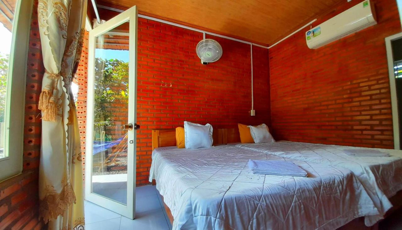 Cat Tien Backpackers Hostel Exterior photo
