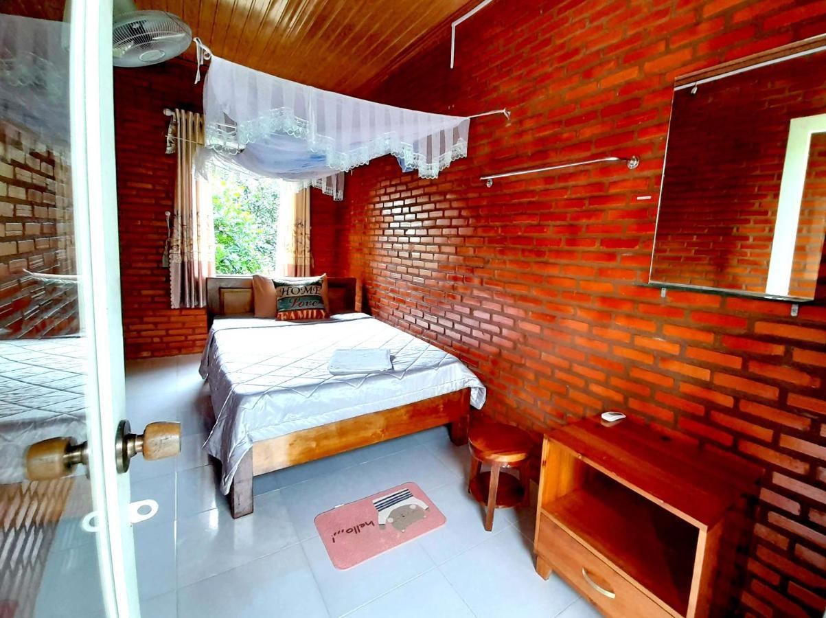 Cat Tien Backpackers Hostel Exterior photo