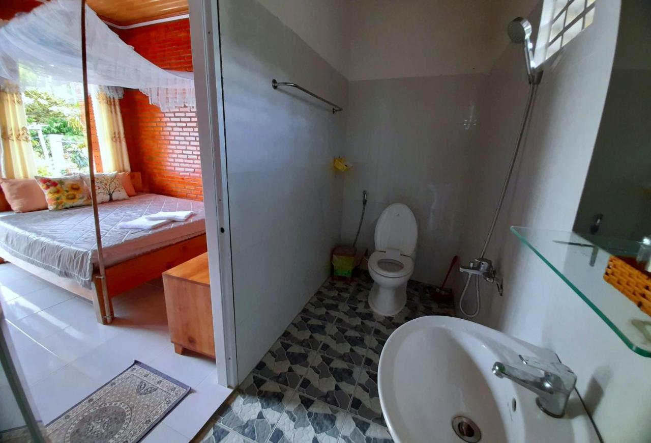 Cat Tien Backpackers Hostel Exterior photo