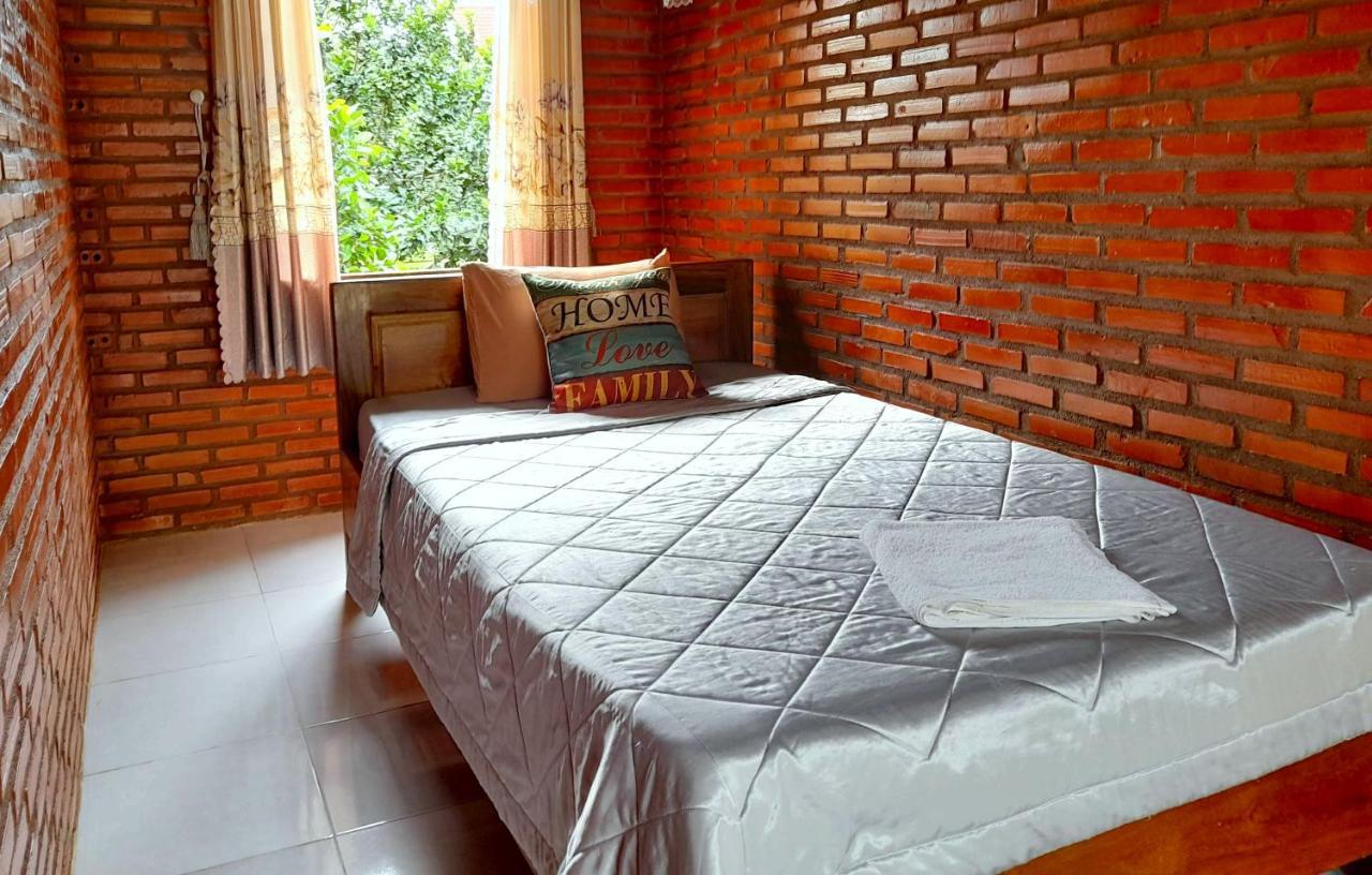 Cat Tien Backpackers Hostel Exterior photo
