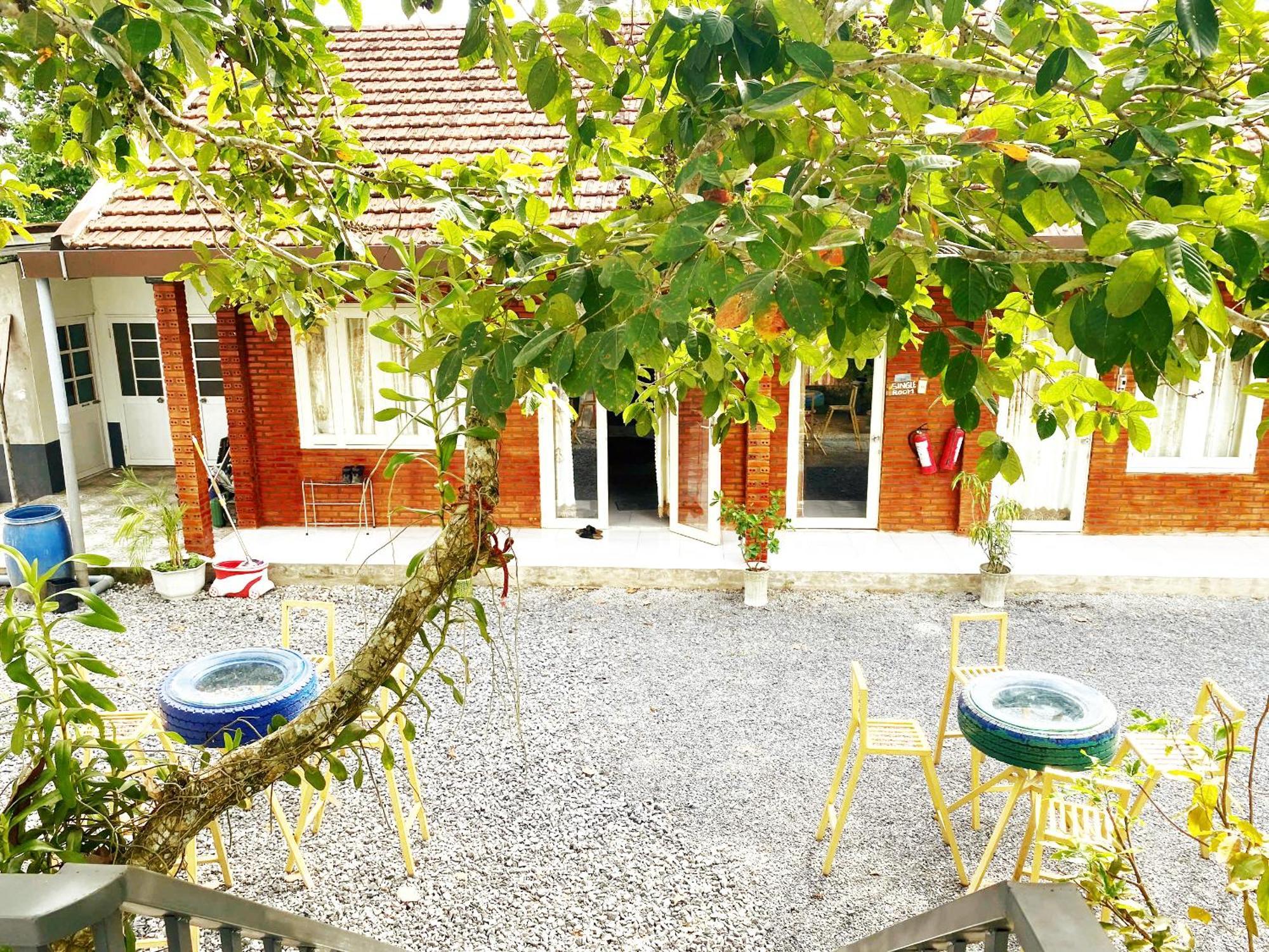 Cat Tien Backpackers Hostel Exterior photo