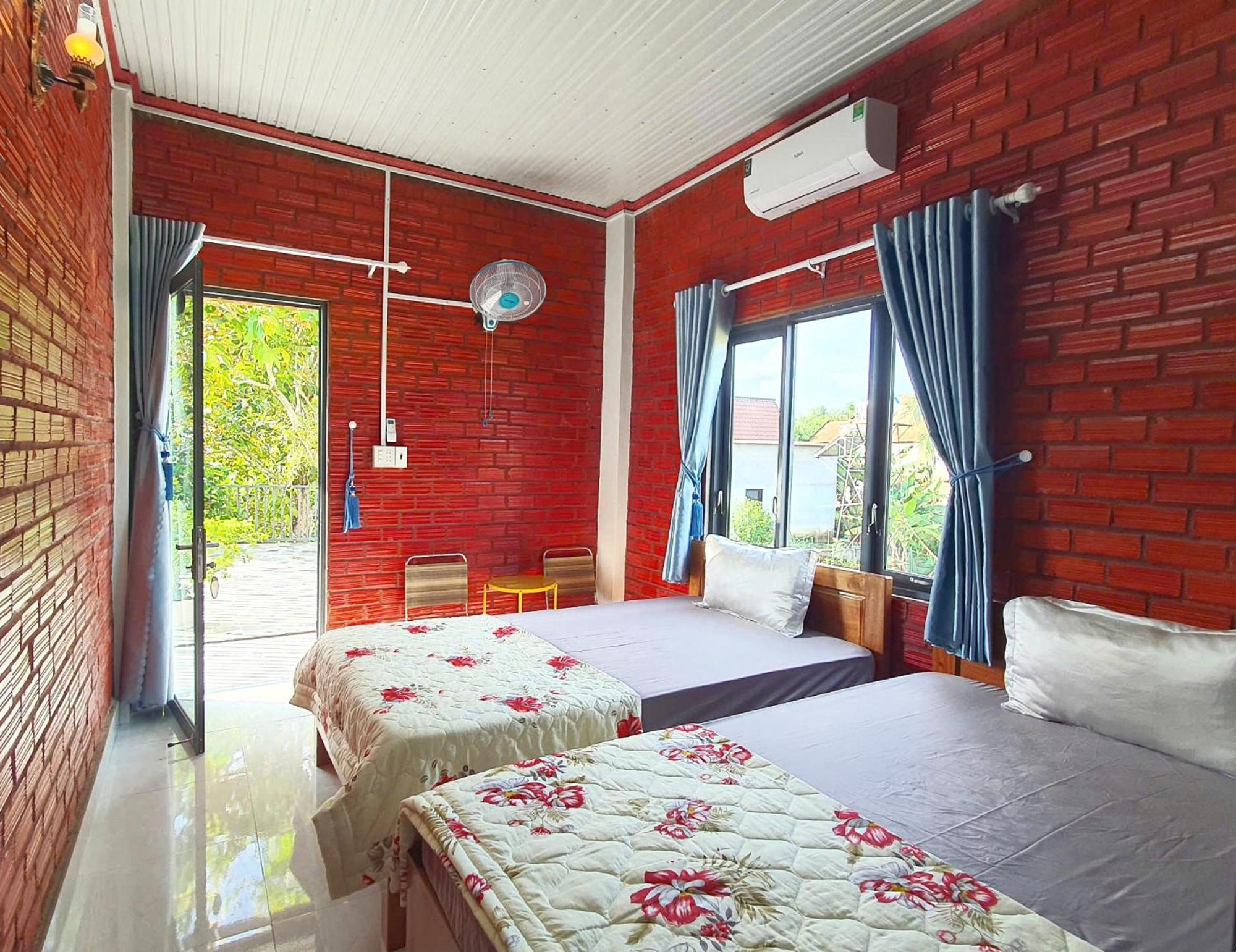 Cat Tien Backpackers Hostel Exterior photo