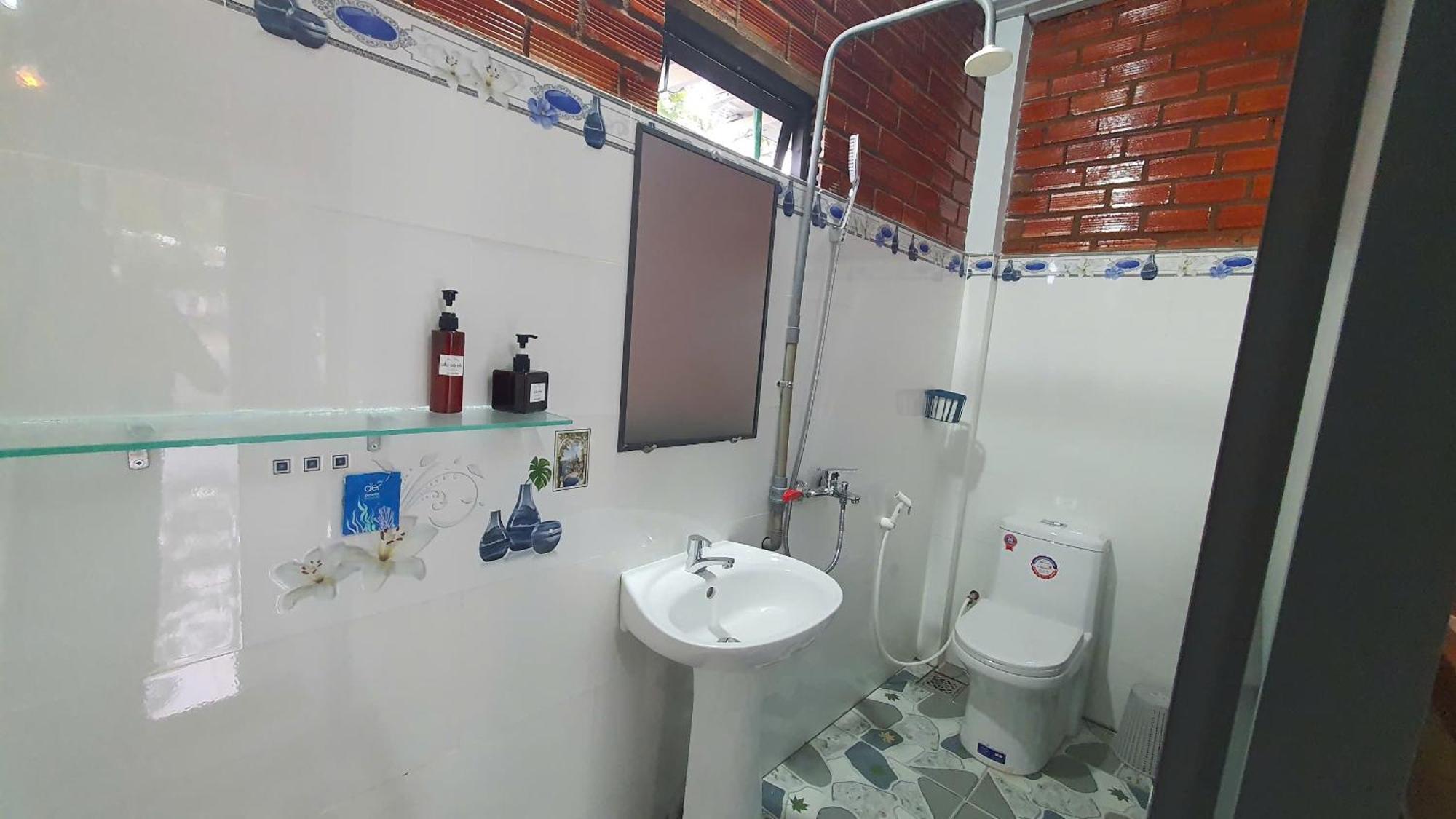 Cat Tien Backpackers Hostel Exterior photo